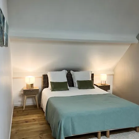 住宿加早餐酒店 La Val - Parking Prive Gratuit 3*
