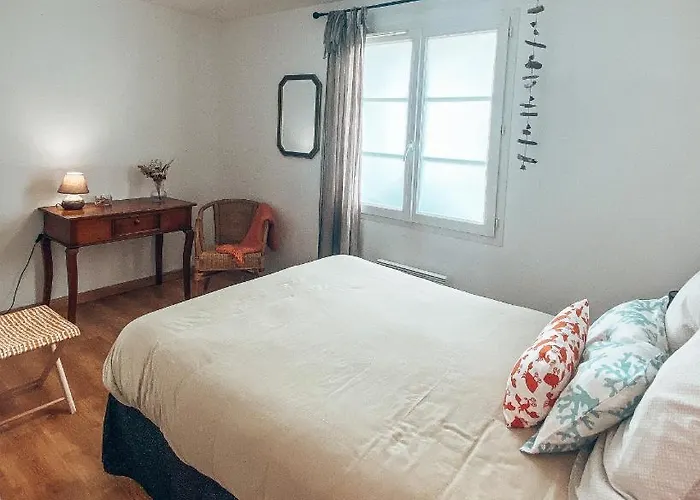 Couette-café La Val 3*